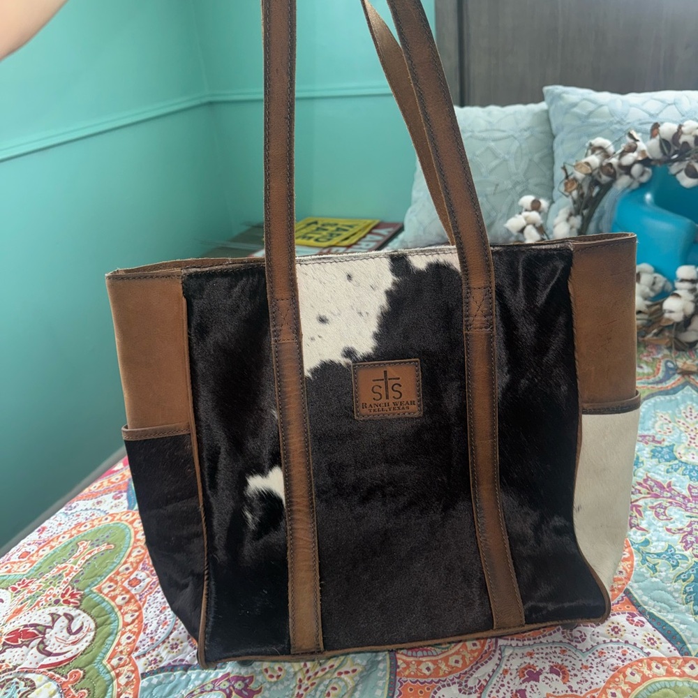 STS Ranchwear concealed carry cowhide tote bag